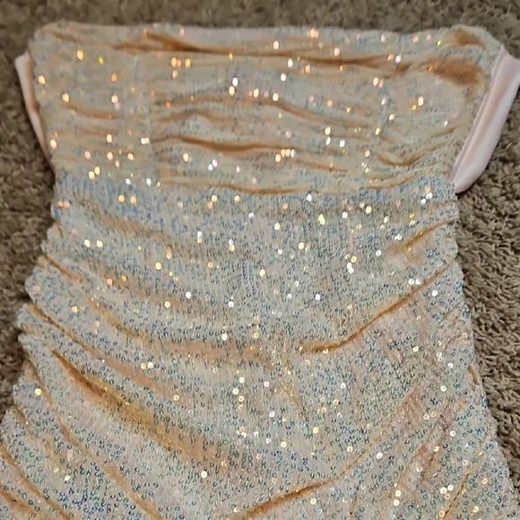 Lucy In The Sky Sequin Ruched Bodycon Dress - Picture 10 of 12